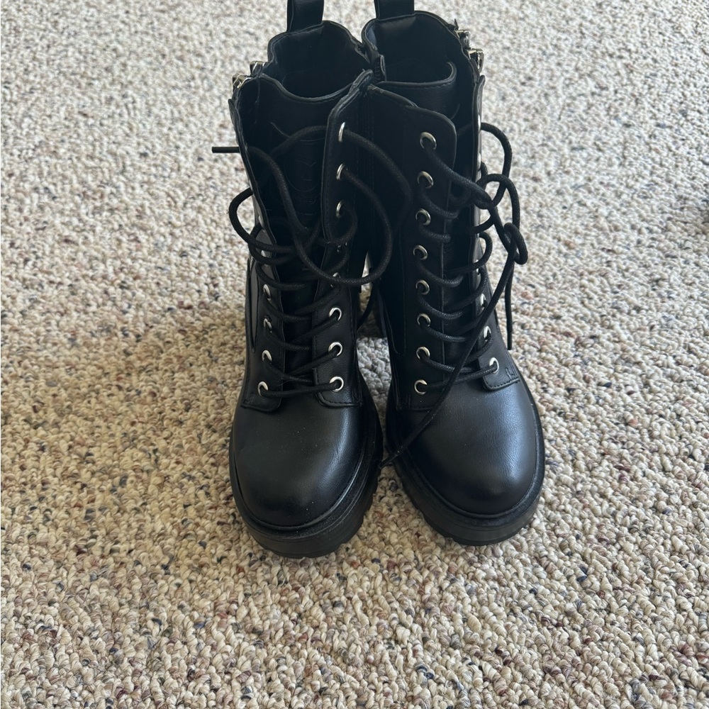 Black Lace-Up Women's Boots